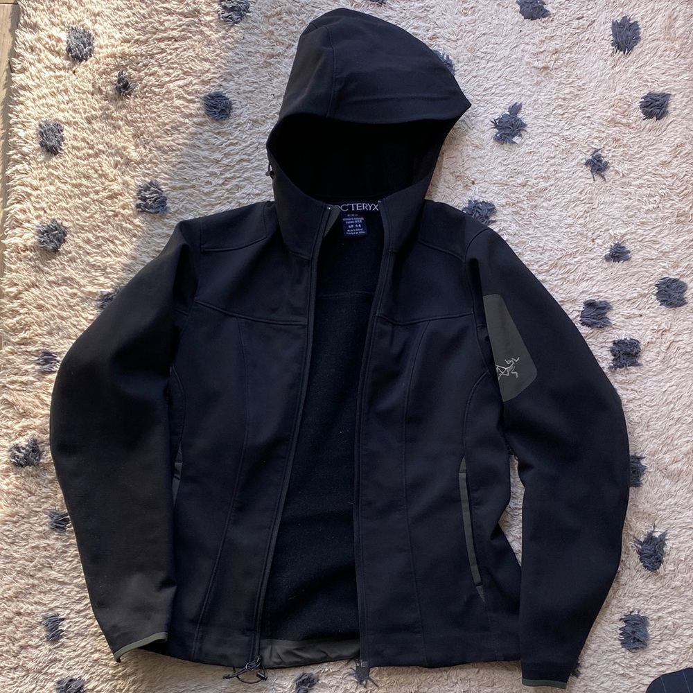 Arc’teryx’s woman’s jacket 🧥
